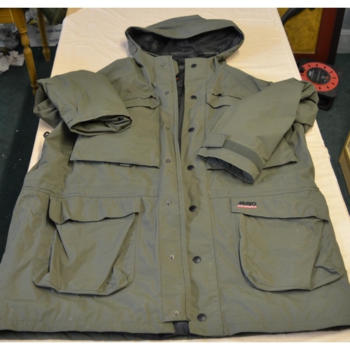 26 - Musto FPX sporting coat with gortex lining in olive green XXL as new