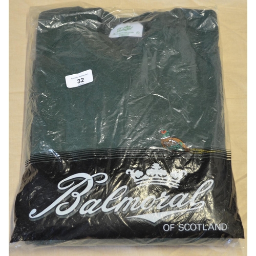 32 - As new Balmoral of Scotland sweatshirt (green) with pheasant embroidery on chest XL
