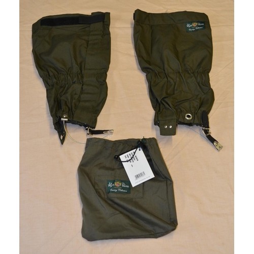 48 - Pair of Alan Paine Chorley gators in olive green.
