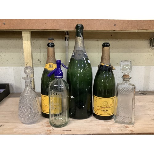 594 - 1926 Lanson Jeroboam champagne bottle, two 1926 Veuve Clicquot Ponsardin champagne magnum bottles, B... 