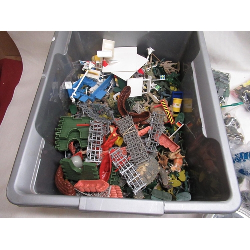 602 - Large collection of assorted toy soldiers, animals, fencing & racing parts and a small tin of Diecas... 
