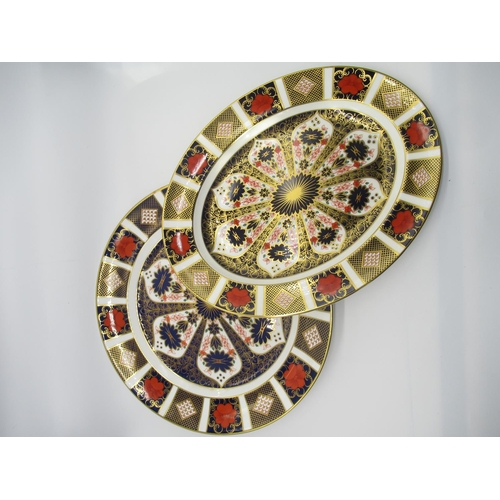 680 - Royal Crown Derby 1128 Old Imari pattern -  large circular plate D35cm, and another oval dish D35cm ... 