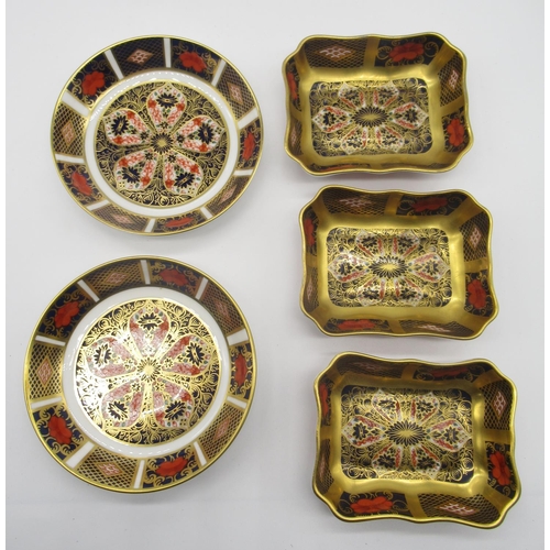 687 - Royal Crown Derby 1128 Old Imari pattern - pair of circular dishes, D10cm and three rectangular  dis... 