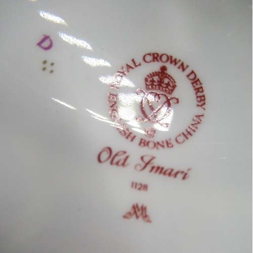 676 - Royal Crown Derby 1128 Old Imari pattern - sauce tureen, cover and stand with acorn finial LXII in o... 