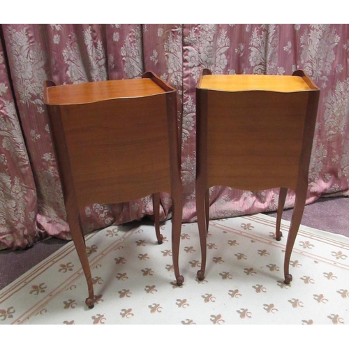 1188 - Pair of C20th French bedside cabinets, galleried tops and single drawers above recess on angular cab... 