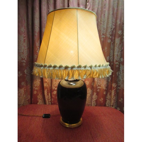 1390 - French style porcelain table lamp, the ginger jar shaped body on stepped giltwood base with fringed ... 