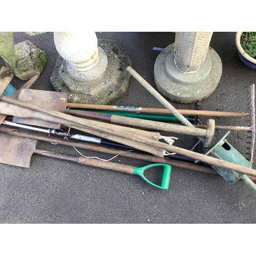 158 - Quantity of garden tools including spades, hoes etc.