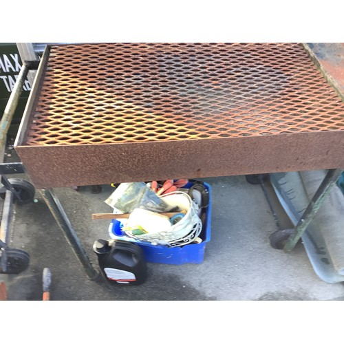 169 - Large charcoal grill