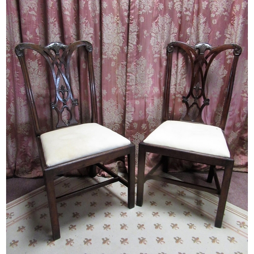 1322 - Pair of Geo. III style mahogany side chairs, with acanthus carved serpentine cresting rail, pierced ... 