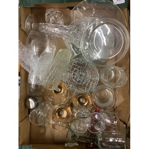 493 - Various glassware including small Whitefriars type vase, bowls, martini type glasses, etc (2 boxes)