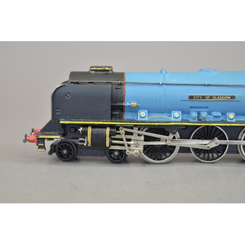 45 - GW Wren model locomotives 1st single EDL18 steam train, City of Glasgow (repainted)