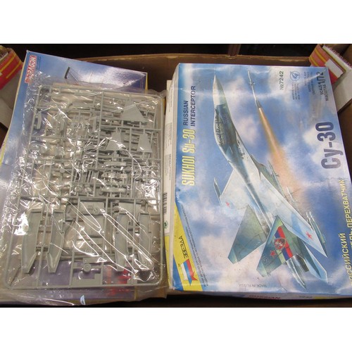 87 - Collection of unmade models of airplanes including CY-30 MK, MIG 29 Fulcrum, MIG 25 Foxbat, Sukhoi S... 