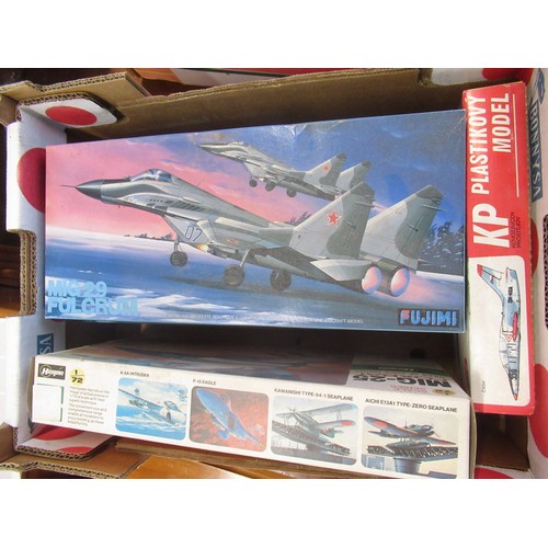 87 - Collection of unmade models of airplanes including CY-30 MK, MIG 29 Fulcrum, MIG 25 Foxbat, Sukhoi S... 