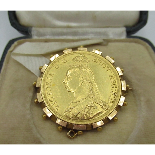 105 - Victorian Diamond Jubilee 1887 £2 in an 18ct gold mount Chester, 1887 gross 21.3g with pin and safet... 