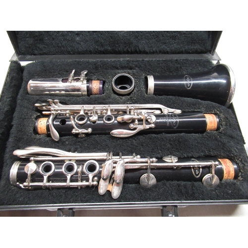 142 - Cased Vito Reso-Tone 3 clarinet