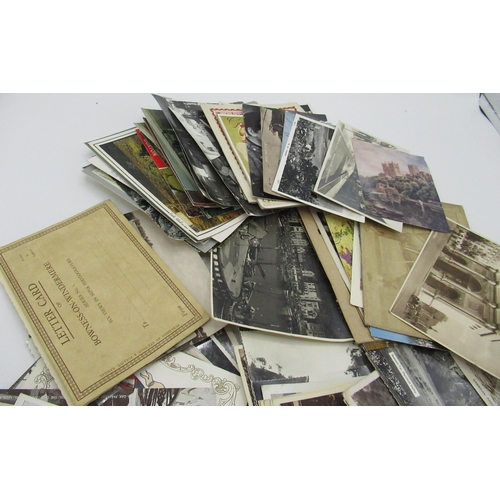 172 - Collection of assorted postcards