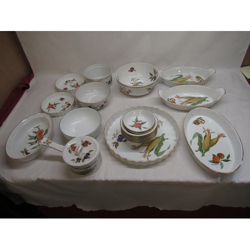 175 - Selection of Royal Worcester Evesham ware serving bowls, dishes etc