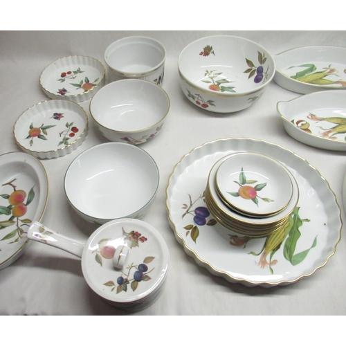 175 - Selection of Royal Worcester Evesham ware serving bowls, dishes etc