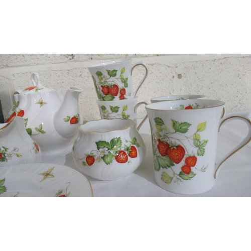 514 - Collection of Ringtons Virginia Strawberry pattern fine bone China (2 boxes)