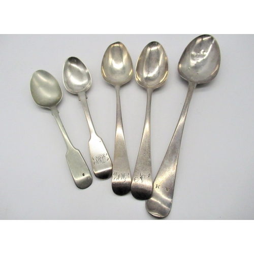 93 - Three hallmarked Sterling silver table spoons and two smaller spoons, London, 1778-1926, gross 5.2oz... 