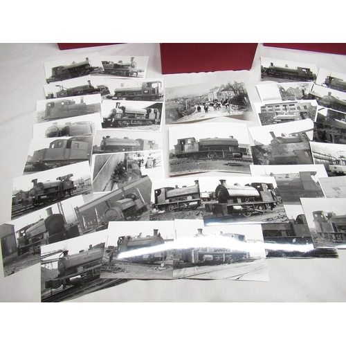 136 - Large quantity of C20th black and white railway photographs, mostly of locomotives and tanks, North ... 