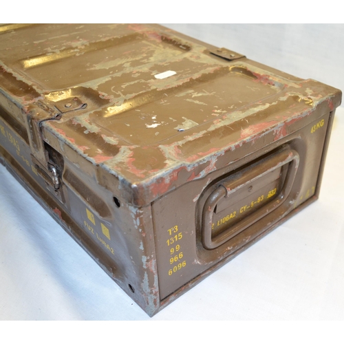 186 - British Army 105mm shell case box L64cm H15cm W27cm