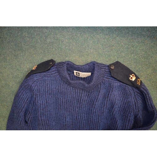 183 - Whaler sweater xl pure wool, majors Royal Artillery's epaulettes, etc