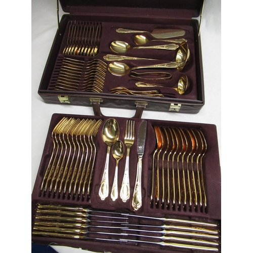 123 - Bestecke Solingen 24ct plated canteen of cutlery, 12 place settings in attaché case