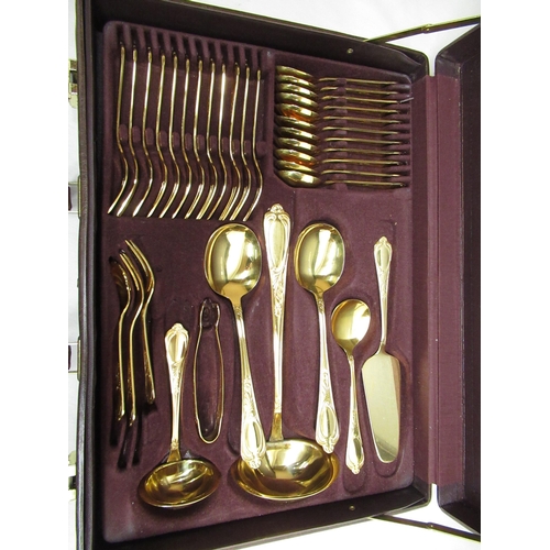 123 - Bestecke Solingen 24ct plated canteen of cutlery, 12 place settings in attaché case