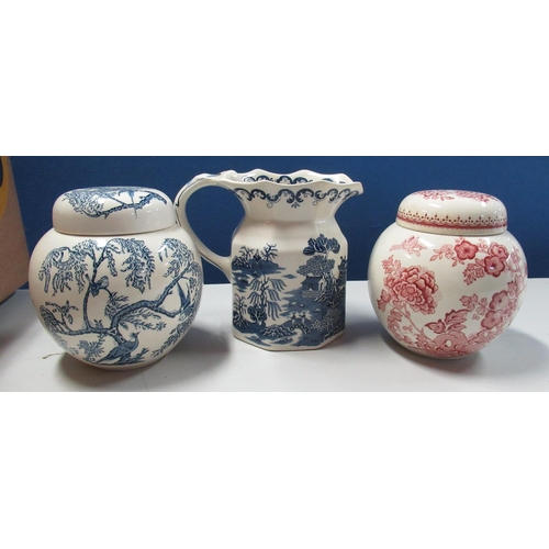 178 - Collection of Mason’s Blue and White and Red and White patterned tableware including Willow Design, ... 