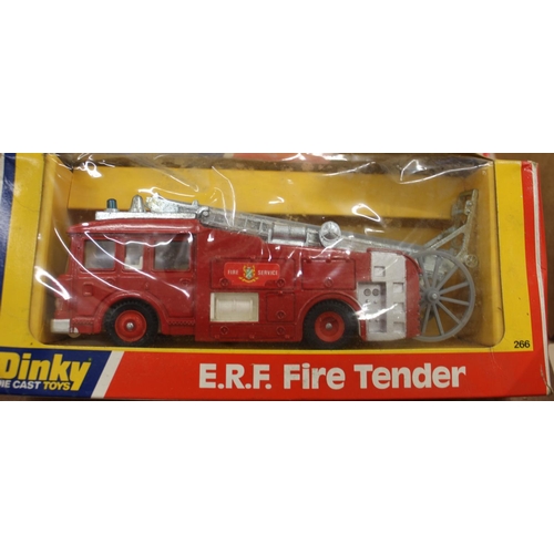 817 - Collection of various scale Dinky die cast models of fire brigade interest including 285 Merriweathe... 