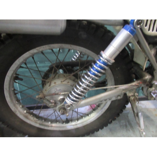 828 - Yamaha 175cc two-stroke trials bike, registration Q110 WET, circa 1989, with bulb horn, water bottle... 