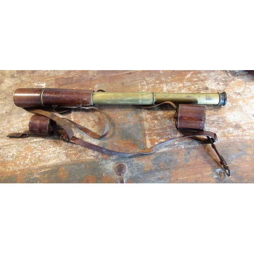 2091 - Ross, London 1914 TELL SIG (MKIII) GS NO. 4355 two draw brass and leather telescope with shade, end ... 