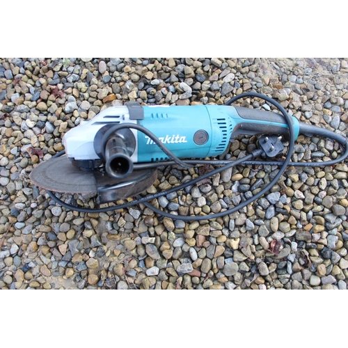 3334 - Makita professional electric angle grinder