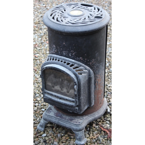 3210 - Thurcroft gas stove with gas bottle and glass front