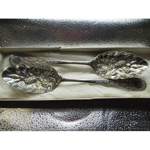 32 - Pair of Victorian hallmarked silver berry spoons by Walker and Hall, Sheffield, 1900 4.5ozt