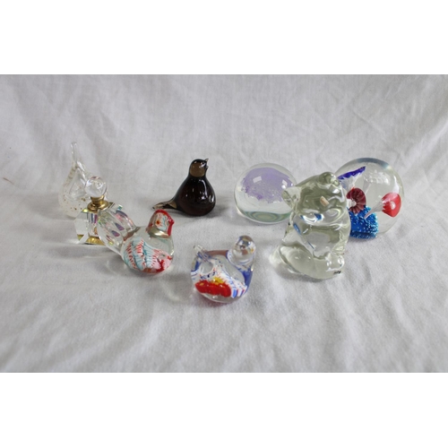 292 - Selection of glass paperweights, miniature glass and animal figurines