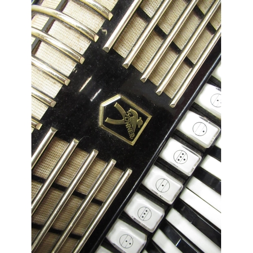 133 - Hohner piano accordion