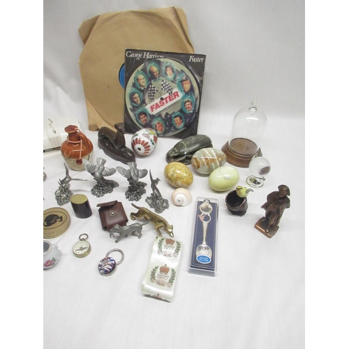 536 - Selection of various small collectables to include Chinese Canton silver top from a walking stick, E... 