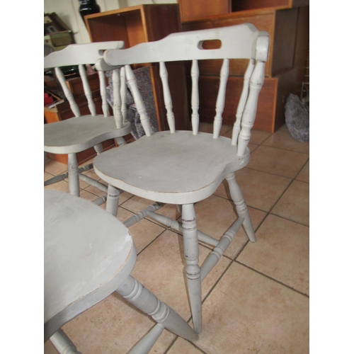 512 - Farmhouse style circular top extending dining table in grey painted finish, and set of four chairs o... 