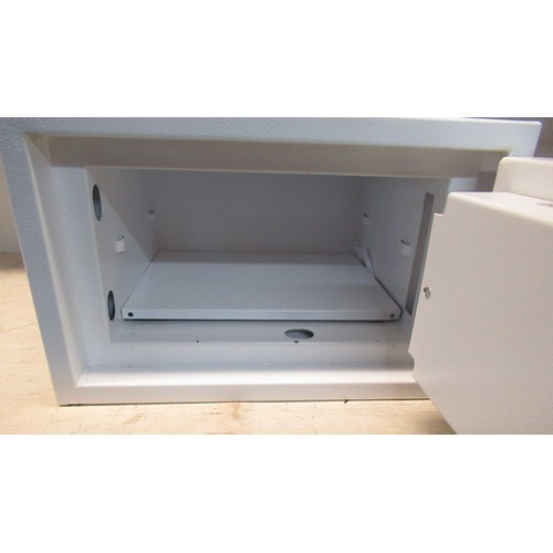 603 - Small SS1180 Series Fortress MKII Phoenix safe with key