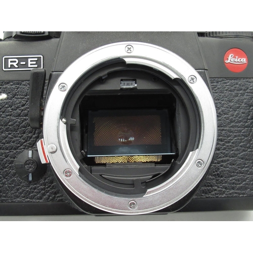 1096 - Leica R-E 35mm SLR camera with Leica Vario-Elmar 35-70 F4 lens and instruction book.