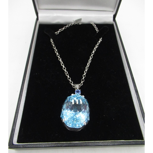 1132 - 18ct white gold mounted blue topaz and sapphire pendant necklace, stamped 750, blue topaz approx. 89... 