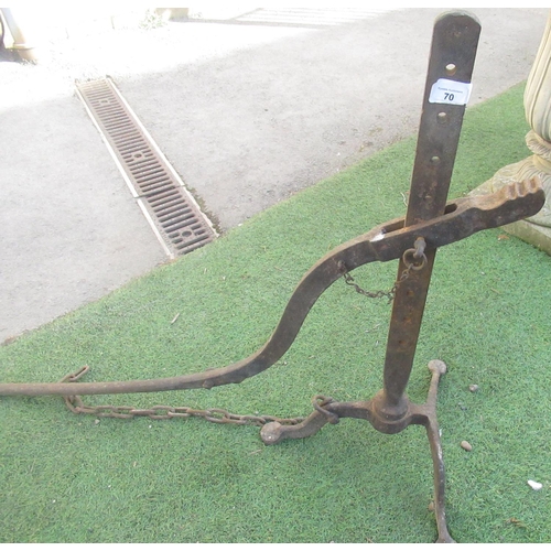 70 - Vintage cast iron cart jack