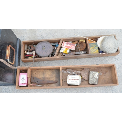 137 - Large wooden carpenters chest containing large quantity of tools, including saws, hammers, drill, sa... 