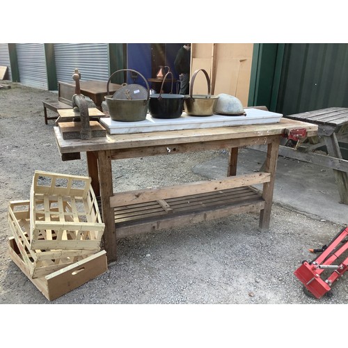 38 - Wooden work bench fitted with small vice, W73