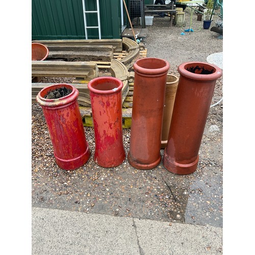 10 - Set of four cannon topped chimney pots, 2x H35