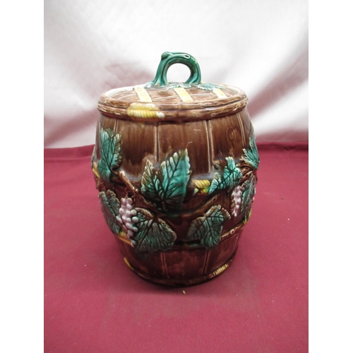 224 - Majolica biscuit barrel with grape and leaf pattern, H22cm