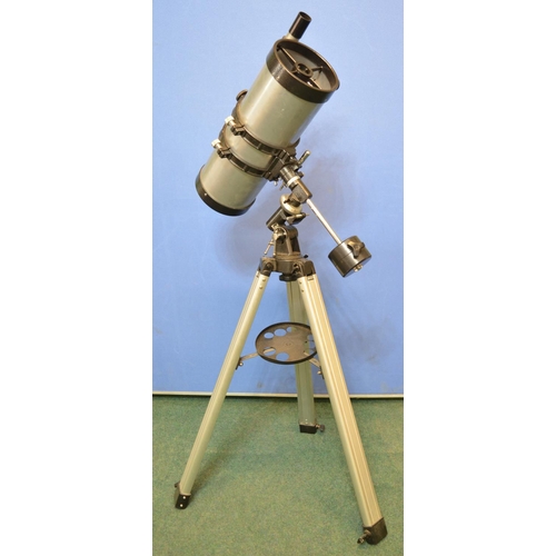 45 - Unbranded astronomical telescope with 10mm lens and 3x magnifying extension tube