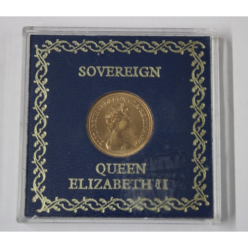 602 - ERII 1981 gold sovereign in perspex presentation case